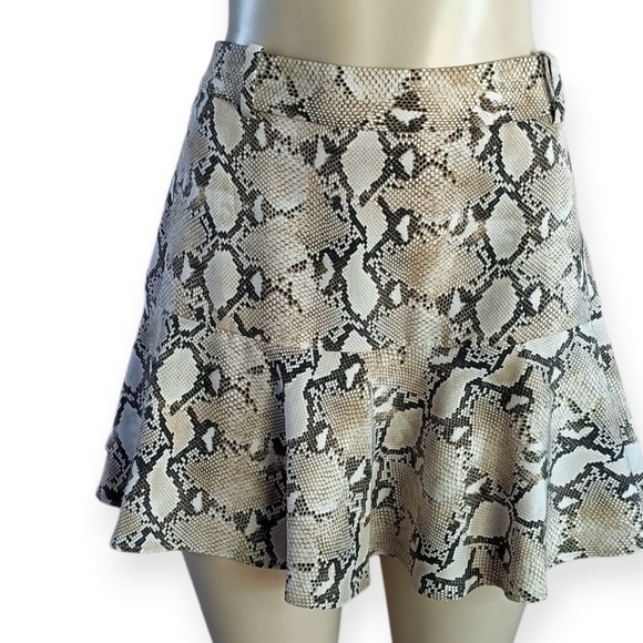 Zara Basic snake skin skort - Picture 4 of 6